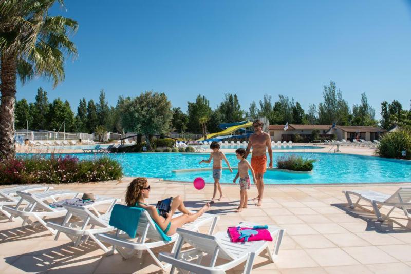 Camping Officiel Siblu La Carabasse Vias Exterior foto